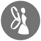 Ein schwarz-weißes Logo mit einer Frau in einem Kleid für Hochzeitsplanung.