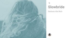 Eine Frau mit langen Haaren und den Worten Slowride.
